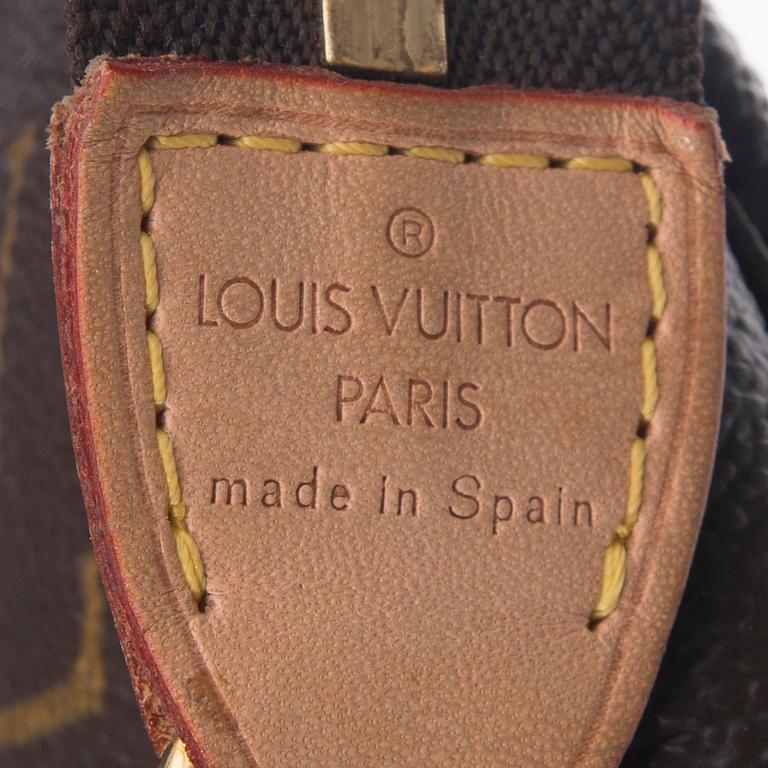 VÄSKA, "Pochette Accessoires", Louis Vuitton.