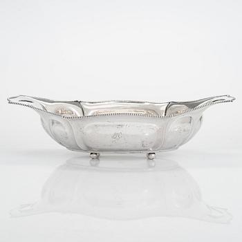 An early 20th-century silver bread basket, maker's mark of Hjalmar Fagerros, Helsinki 1911.