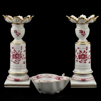 LJUSSTAKAR, ett par samt SKÅLFAT, porslin, Meissen, 1900-tal.