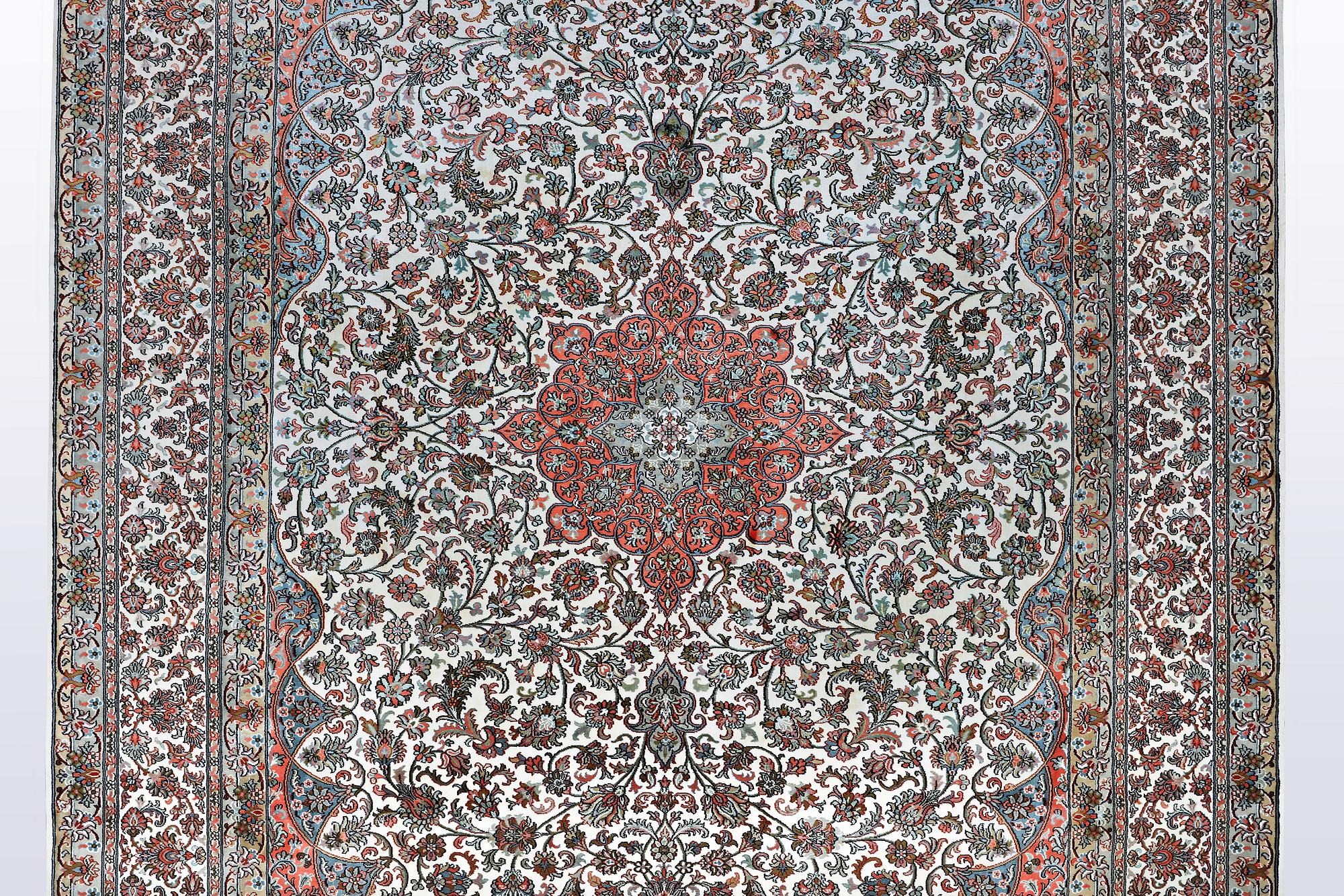 A carpet, Kashmir silke 307 x 220 cm.