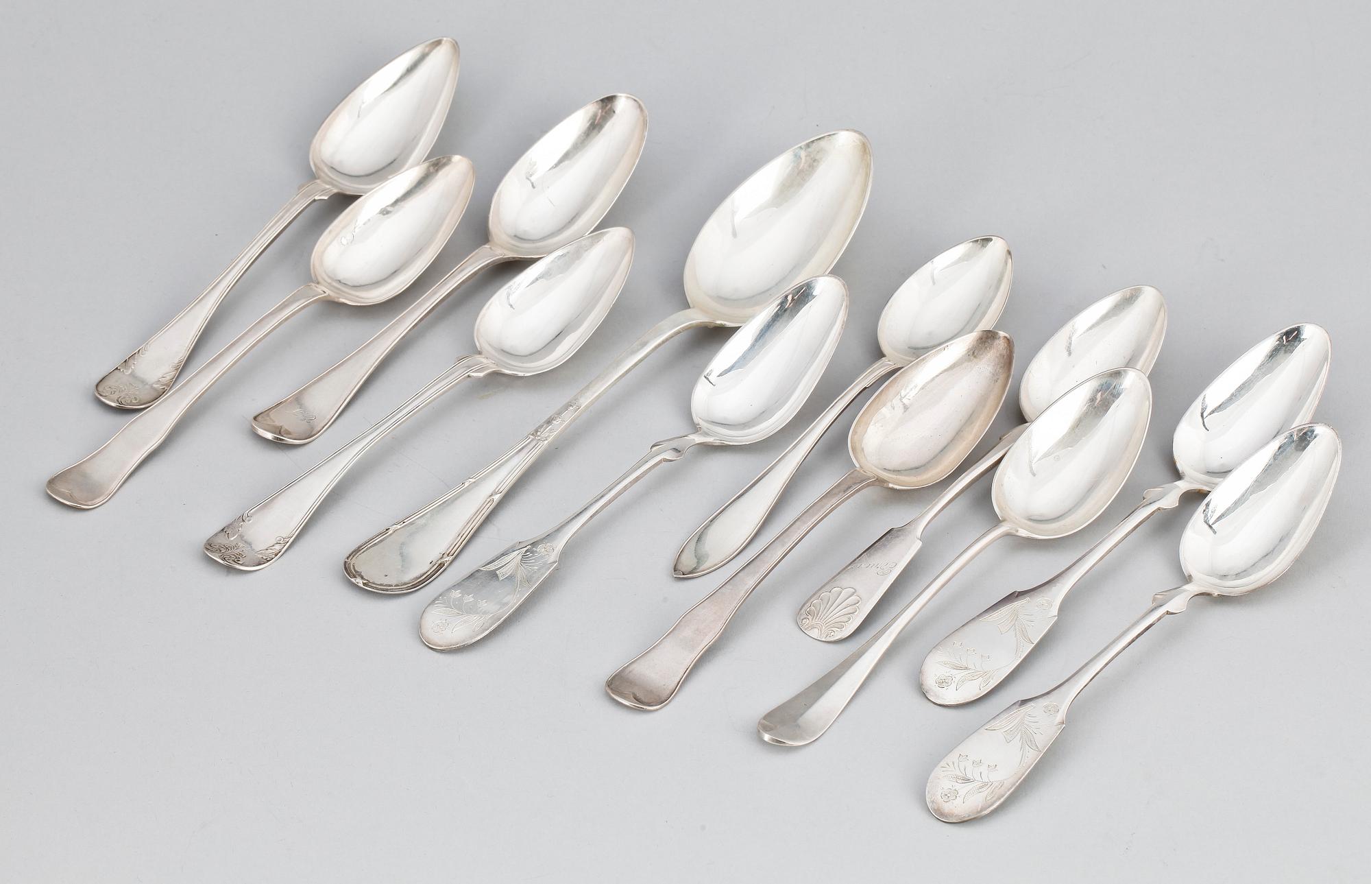 MATSKEDAR 12 st SAMT RAGUSKED, silver, flertal olika mästare, bla Hellsten, Uppsala. 1800-tal. Totalvikt ca 700 gram.
