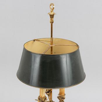 A Bouillotte table lamp, around the year 1900.