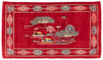 961. An antique Baotou rug, northern China, around 1910, c. 167x96 cm.