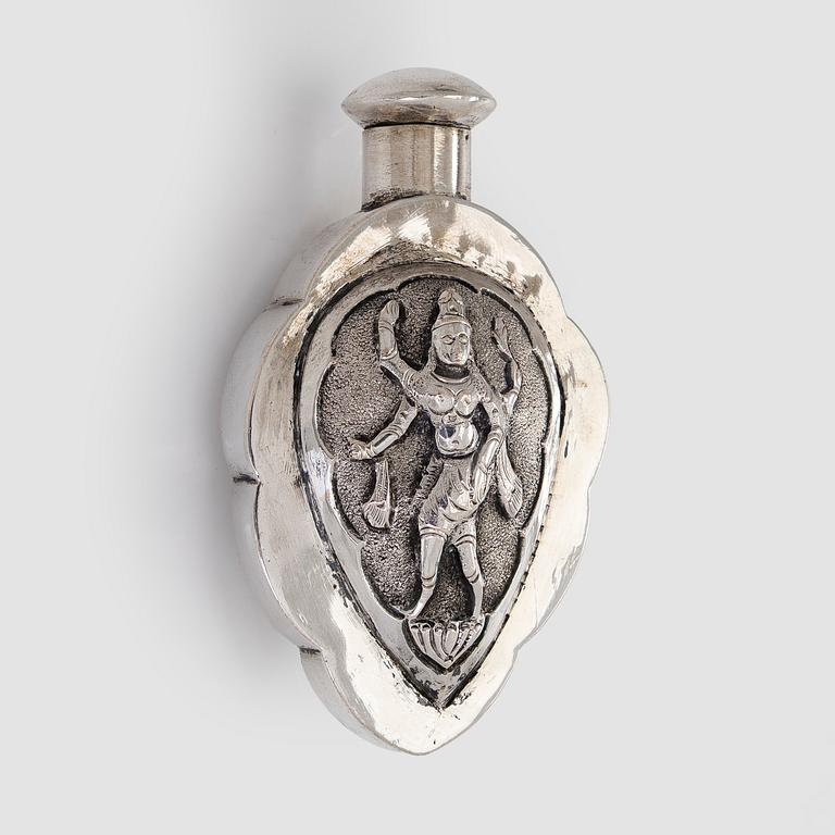 A silver bowl, Tillander import marks, 1983, and a silver snuff bottle.