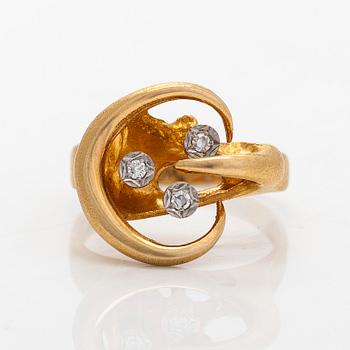 Björn Weckström, ring, "Sirikit", 18K guld med åttkantslipade diamanter. Lapponia 1975.