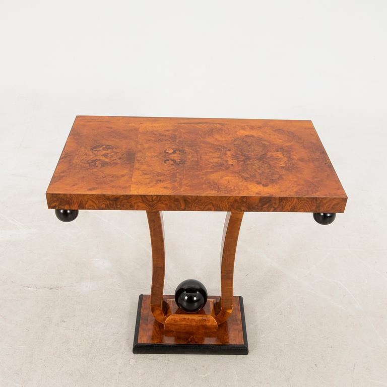 Side table, first half of the 20th century.