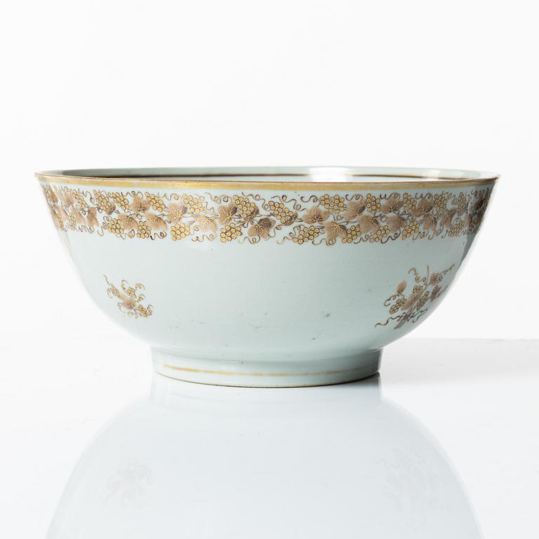 Bålskål, kompaniporslin, Kina, Qingdynastin, 1700-tal.