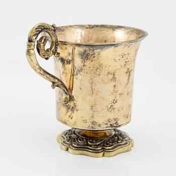 A silver gilt tea mug, assay master Nikolaì Lukich Dubrovin, Moscow, 1841.