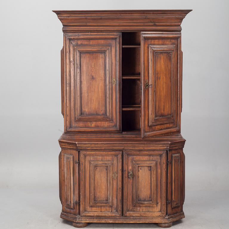 SKÅP, barock. 1700-tal.