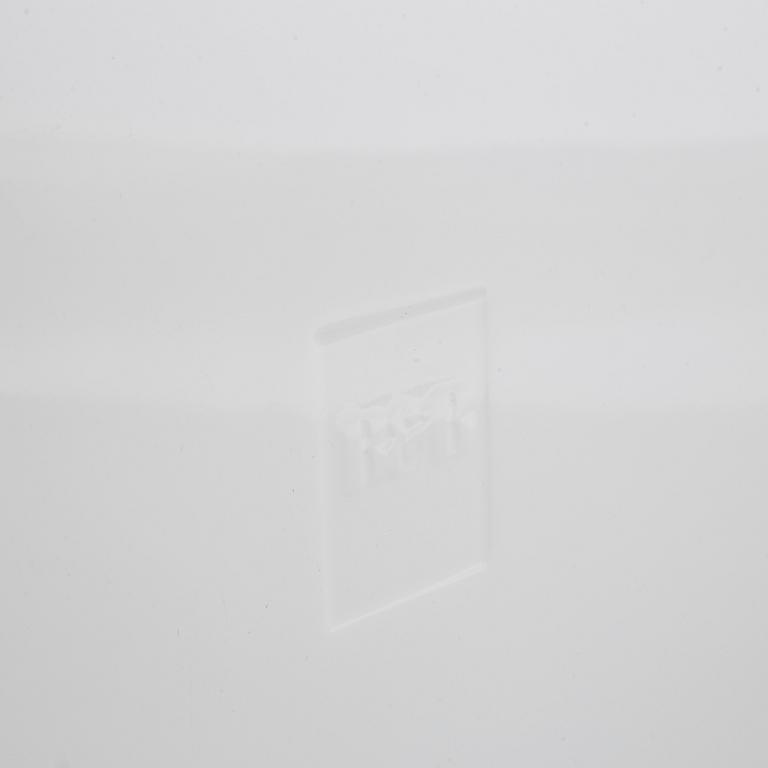 Naoto Fukasawa, a contemporary serving bowl "Outside" for B&B Italia.
