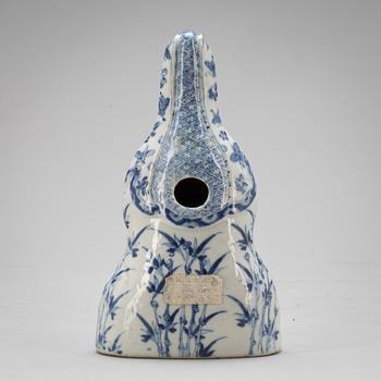 FIGURIN, porslin. Kina, 1800-tal.