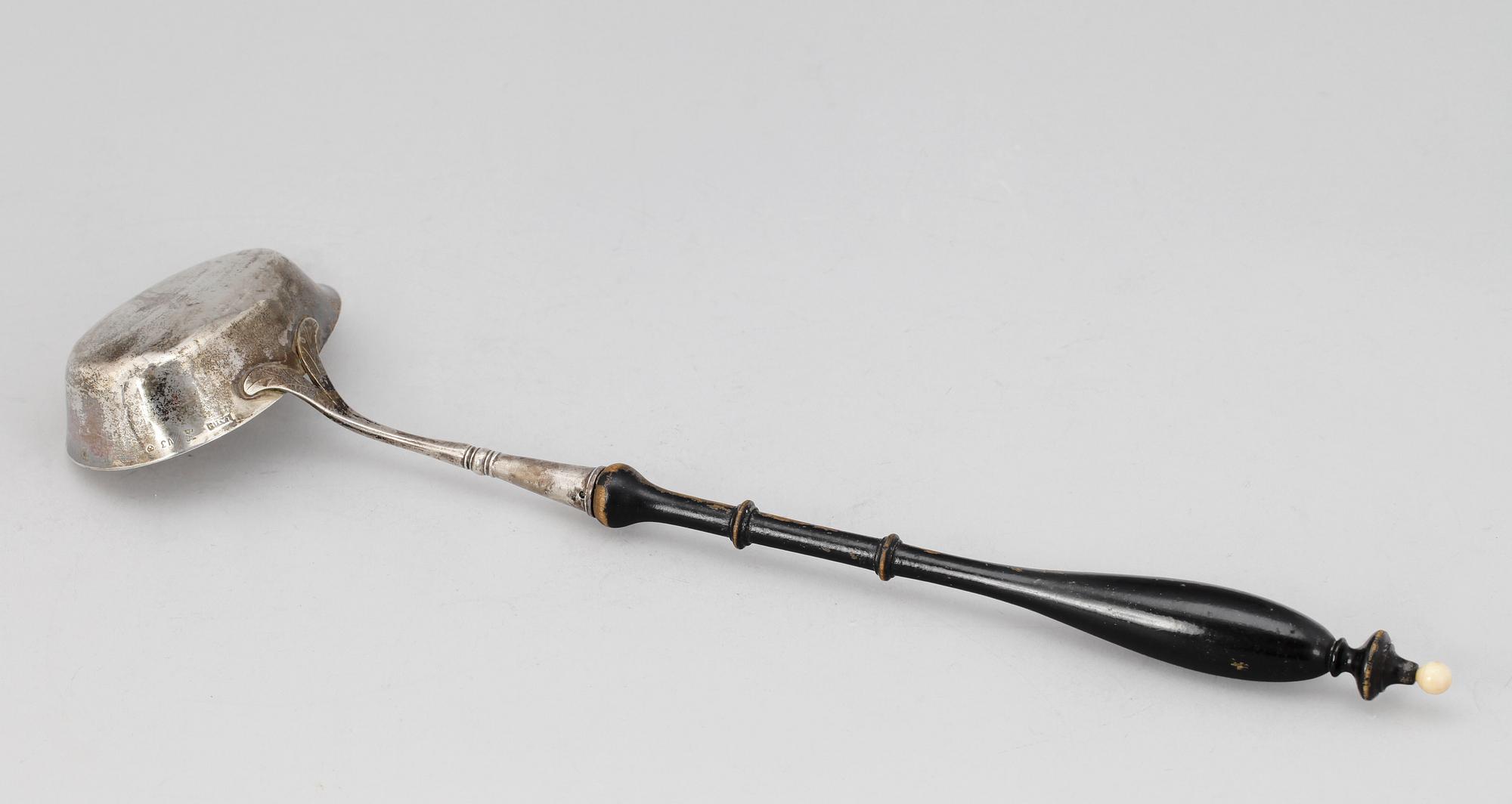 SOPPSLEV, silver, Anders Rahm, Norrköping, 1827. Tot ca 95g.