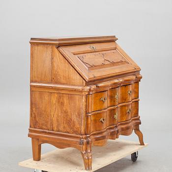 SKRIVBYRÅ, senbarockstil, 1900-tal.