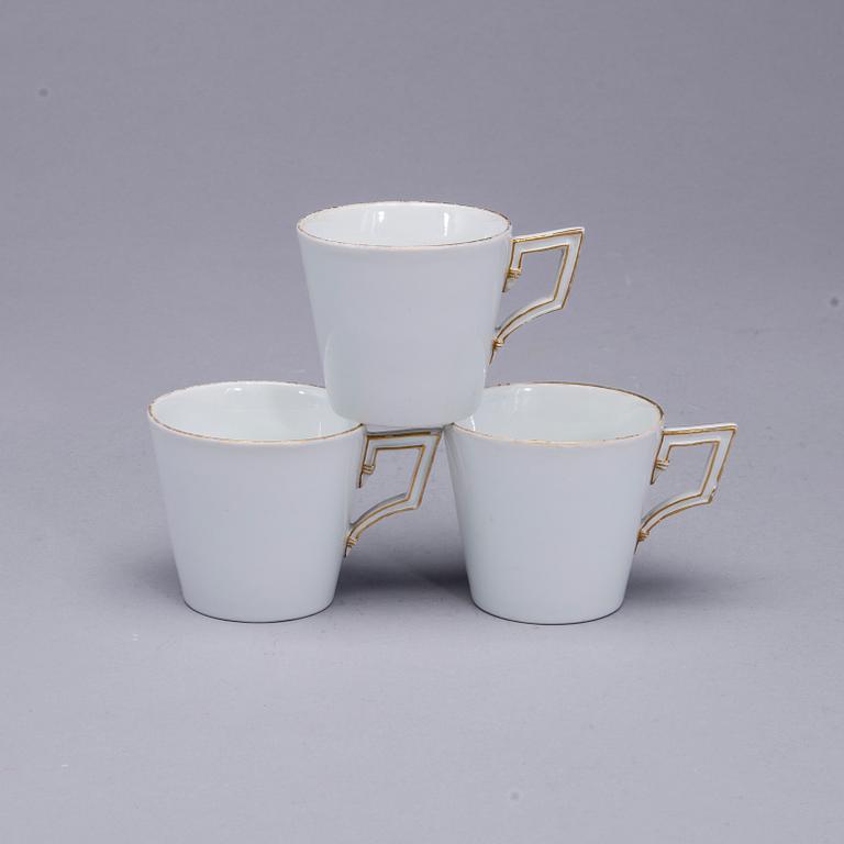 KAFFEKOPPAR MED FAT, 3 kpl, porslin, Meissen, Marcolini-period 1774-1814.