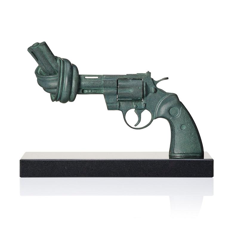 Carl Fredrik Reuterswärd, "Non Violence Knotted Gun".