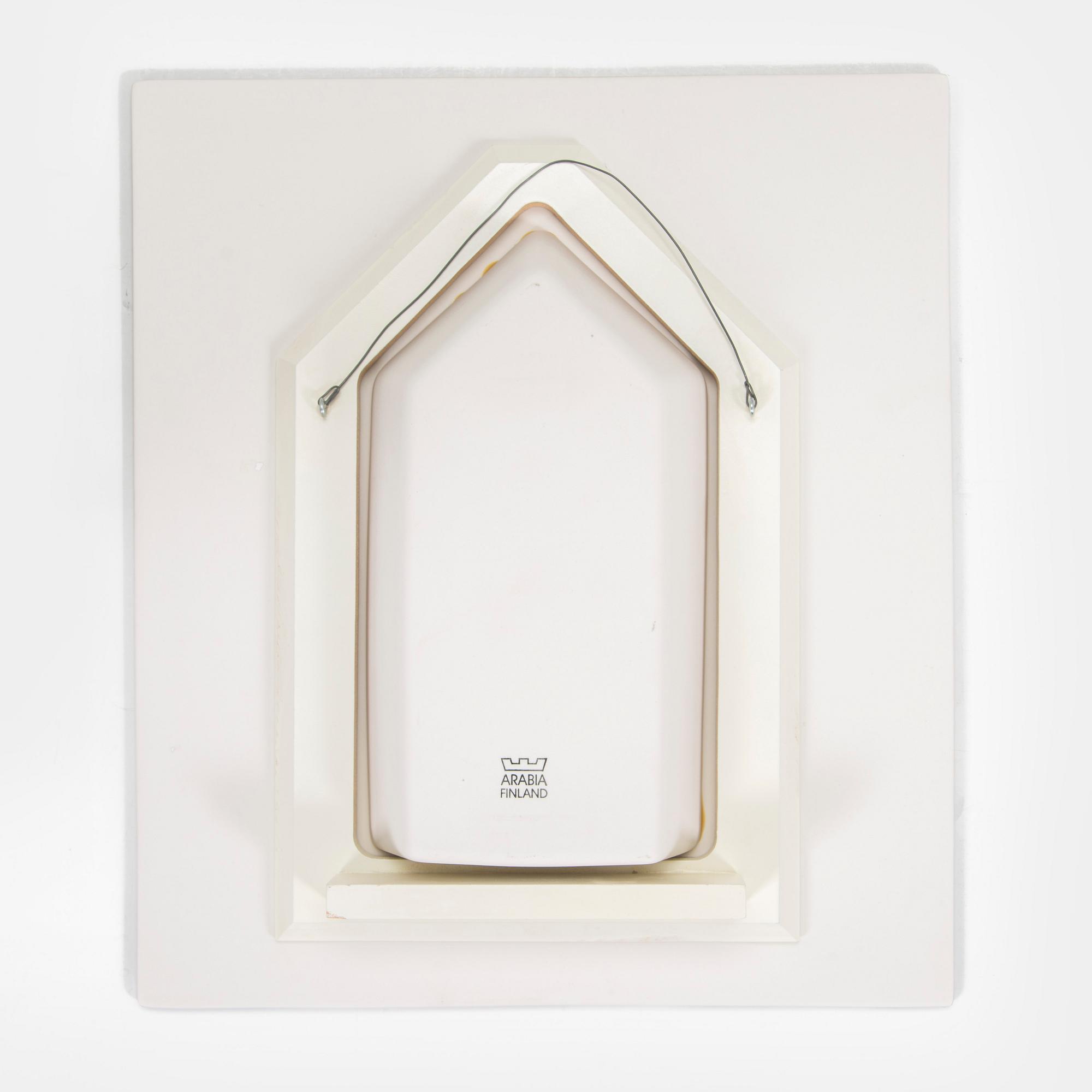 Heljä Liukko-Sundström, a ceramic wall scone, signed Heljä Liukko-Sundström Arabia.