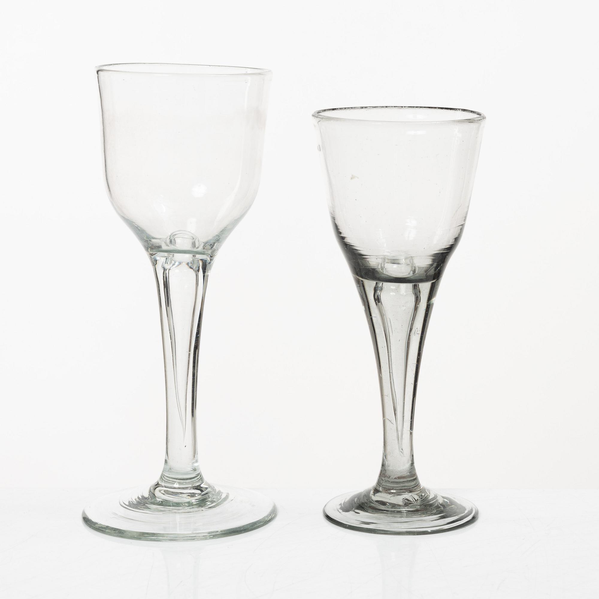 Starkvinsglas, 2 st, snarlika, 1700-tal.