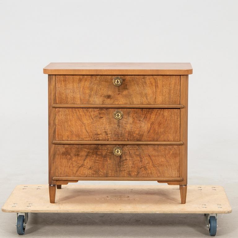 Cabinet, first half of the 20th century.