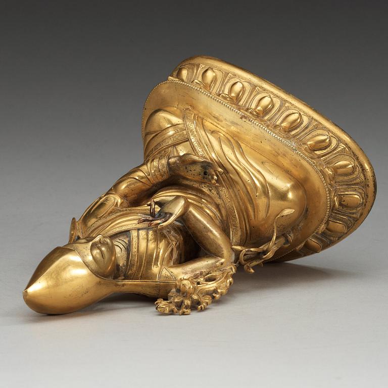 LOBZANG KALZANG GYATSO, förgylld brons. Qing dynastin (1644-1912).