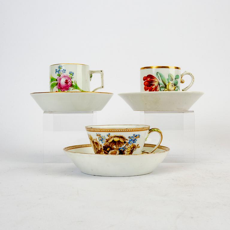 Cups with saucers 2+1 pieces Meissen and possibly Korzec 18th/19th century porcelain.