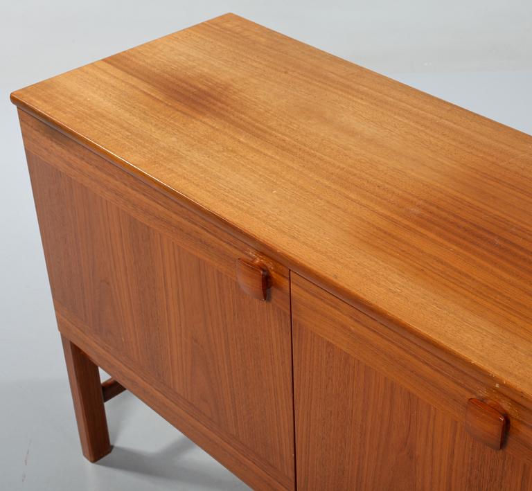 SIDEBOARD, 1900-talets tredje kvartal.