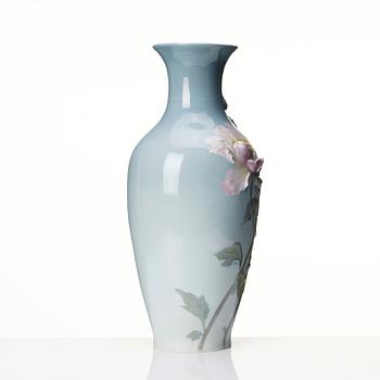 Algot Erikson, an art nouveau porcelain vase, Rörstrand ca 1900.