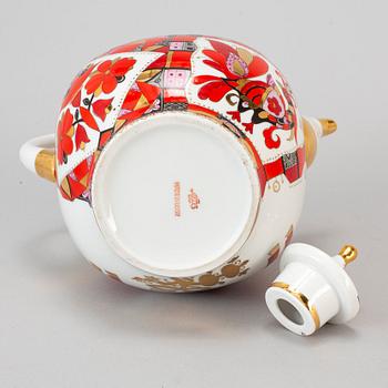 A Lomonosov porcelain teapot with cover, Soviet union.