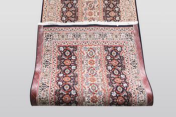 A runner, Täbris, part silk, ca 297 x 81 cm.