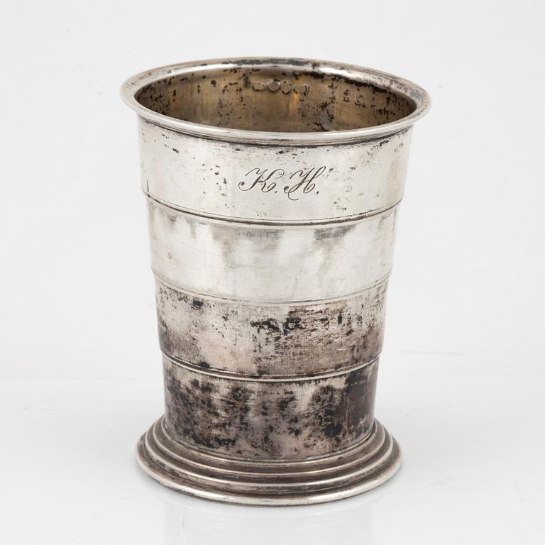 Jaktbägare, silver, av Gustaf Möllenborg, Stockholm 1882.