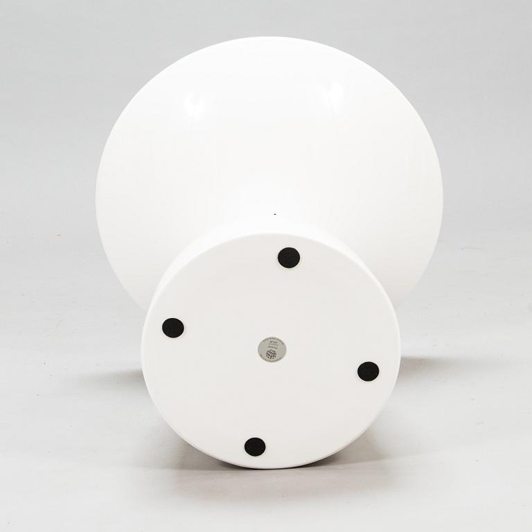 Eero Aarnio, A 21st century 'Parabel table' for Adelta.