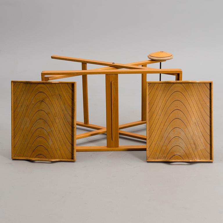 AULIS LEINONEN & TAPIO WIRKKALA, A TEA TROLLEY. Manufactured by Asko 1959-1960.