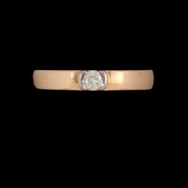 RING, 18k guld med briljantslipad diamant, 0.10 ct, Smycka, Karlstad. Vikt 3 g.