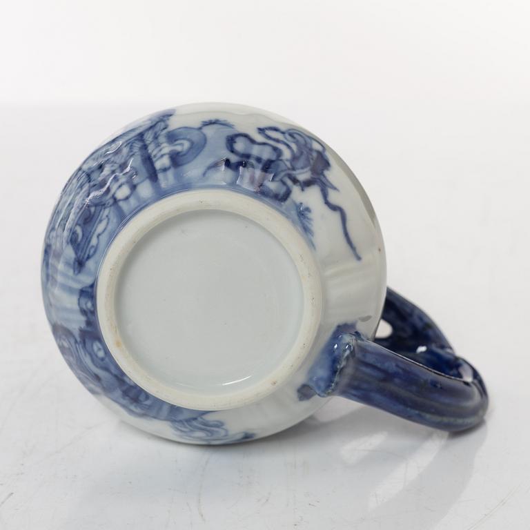 A group of eight Chinese blue and white porcelain custard cups with covers, Qing dynasty, Qianlong (1736-95).