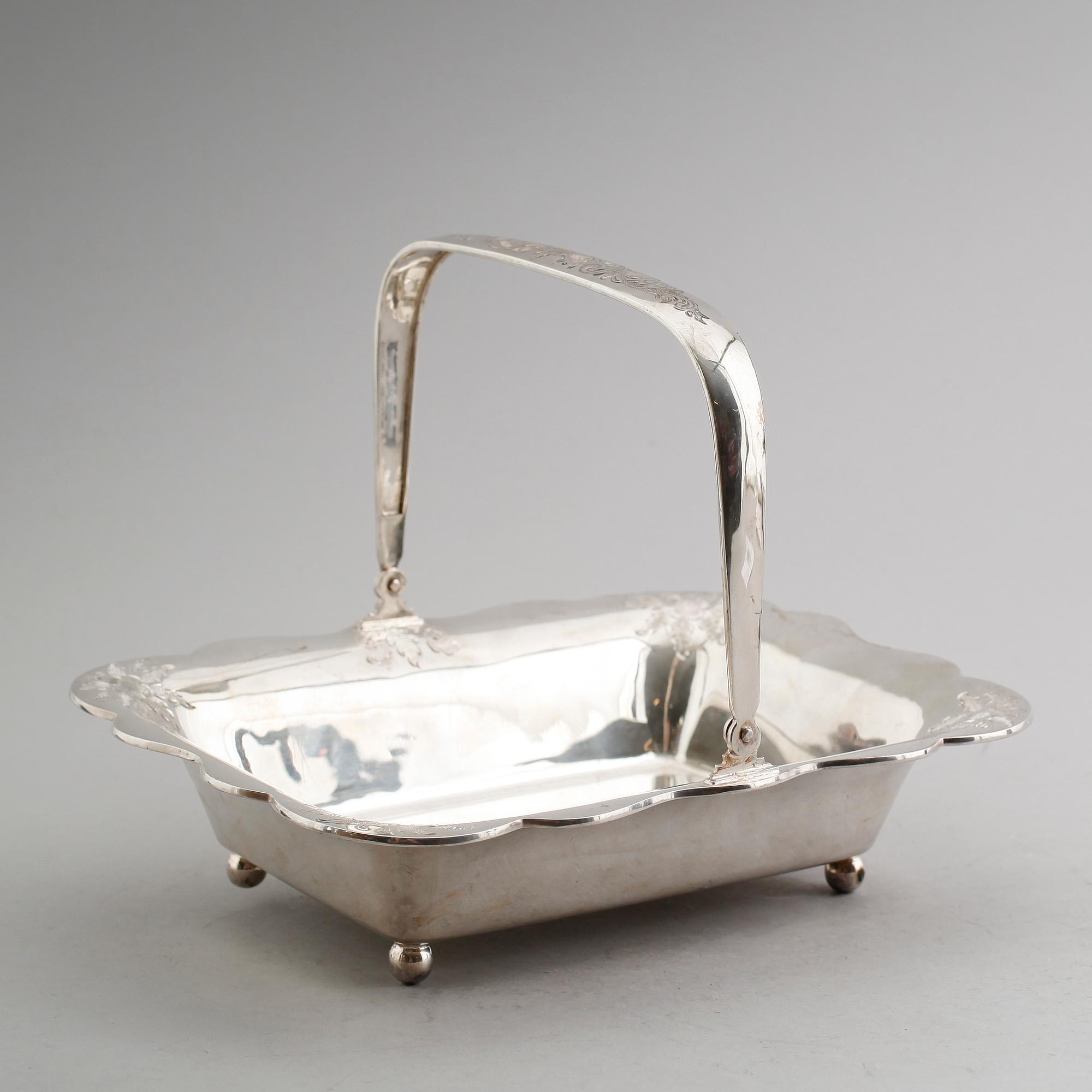 GREPSKÅL, silver, 1900-tal. Vikt 456 g.