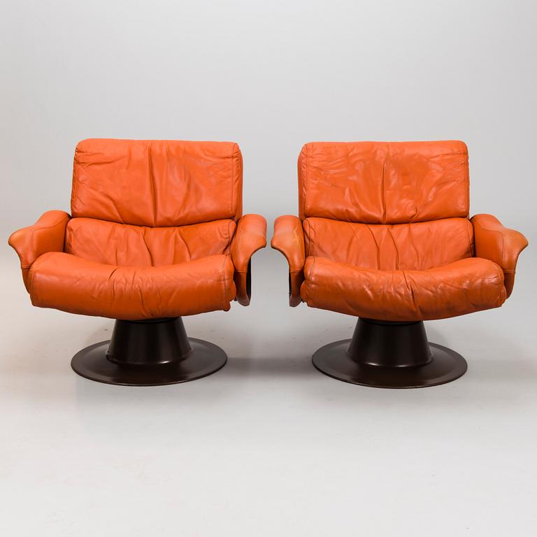 YRJÖ KUKKAPURO, a pair of 1960's 'Saturnus' armchairs for Haimi.