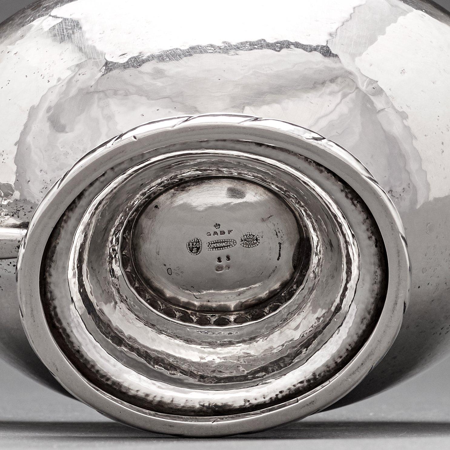 Georg Jensen, a 4 pieces coffee and tea service, Copenhagen 1915-19, 830/1000 silver. Design nr 88.