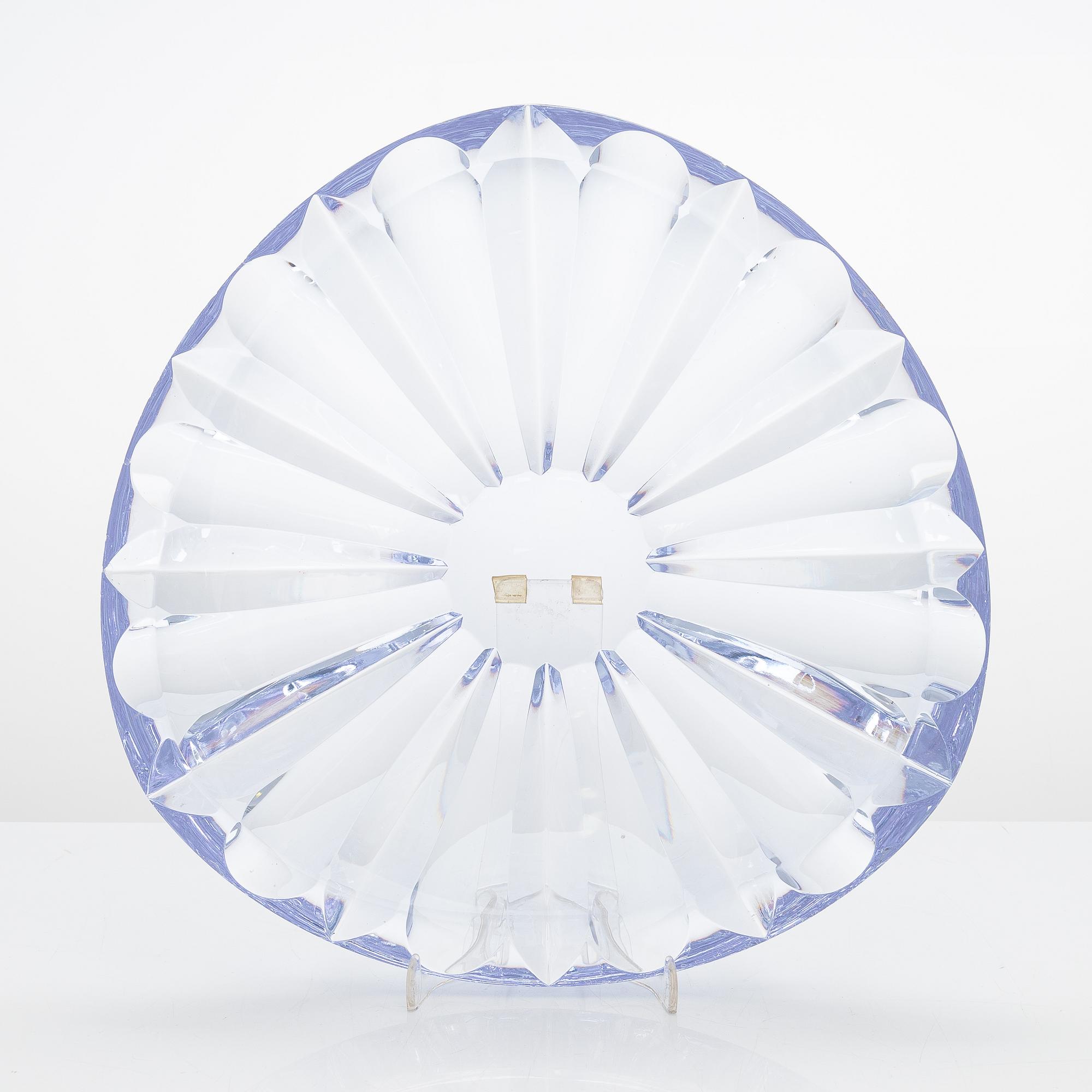 Aimo Okkolin, a cut crystal bowl, signed Aimo Okkolin Riihimäen Lasi oy.