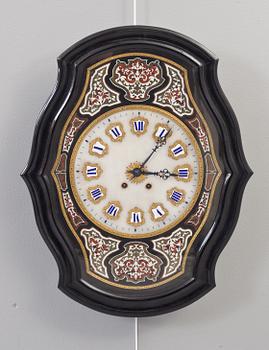 VÄGGPENDYL, s k Lejaklocka. 1800-talets andra hälft.