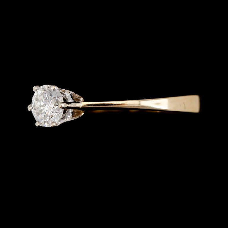 RING, 14K guld, briljantslipad diamant ca 0.58 ct.