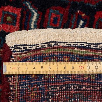 A semi-antique Bidjar carpet, c. 310 x 145 cm.