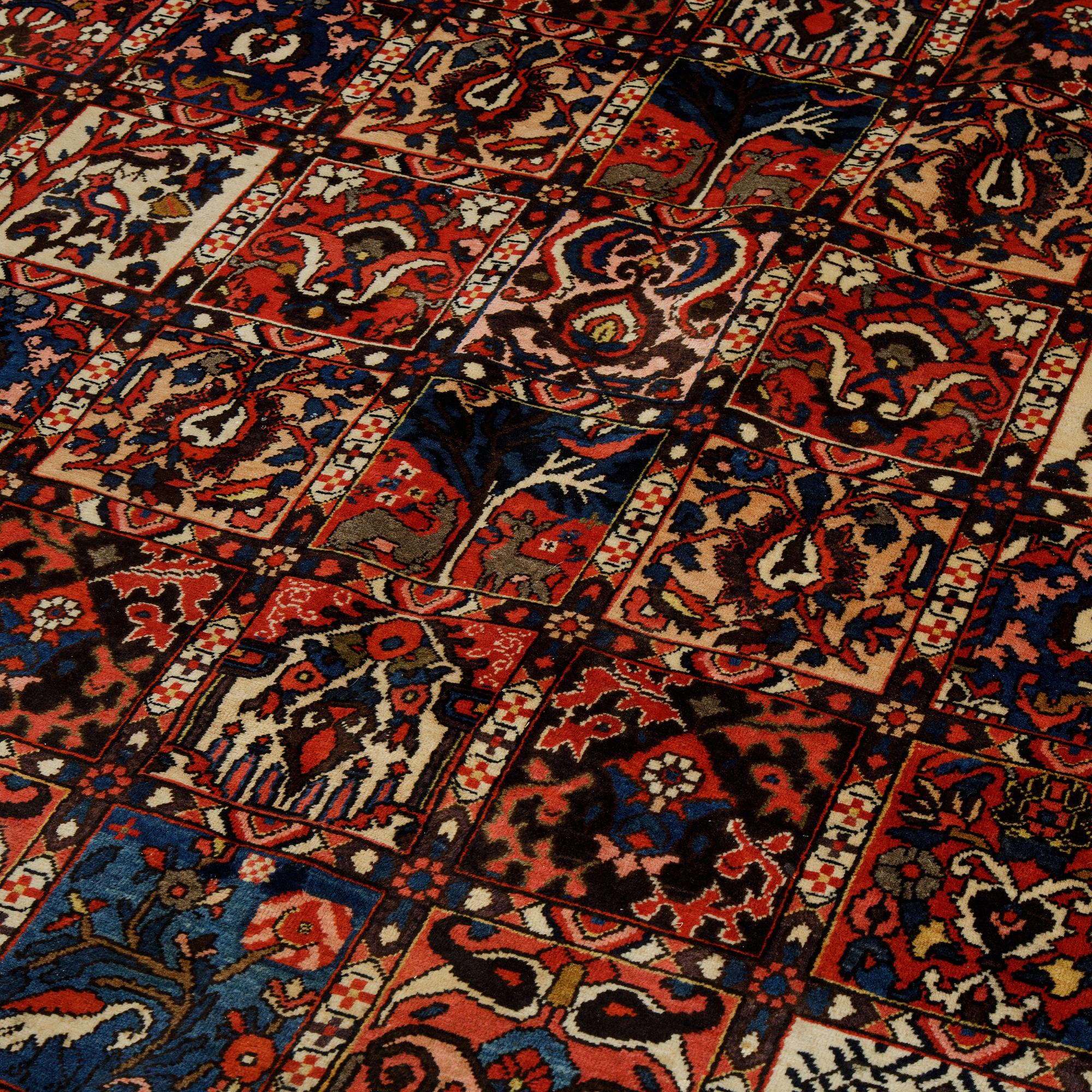 Matto, Old Bakthiari, ca 336 x 228 cm.