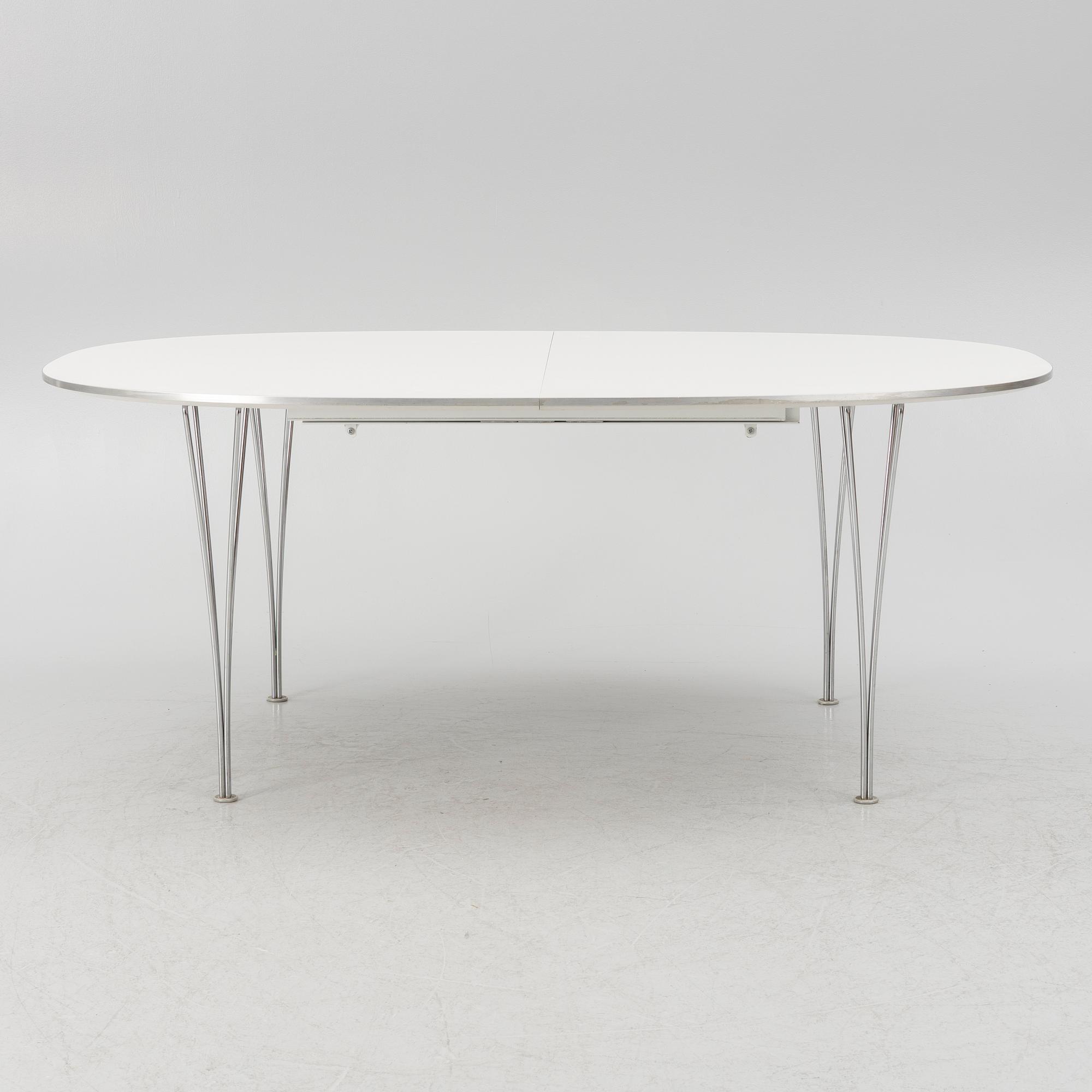 Bruno Mathsson & Piet Hein, matbord, "Superellips", Fritz Hansen, år 2000.