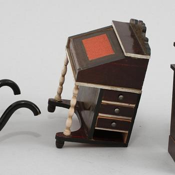 PARTI DOCKSKÅPSTILLBEHÖR, 1800- talets slut samt 1900-tal.