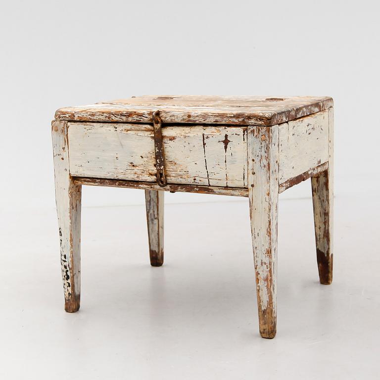 LÅDPALL, allmoge, 1700-tal.