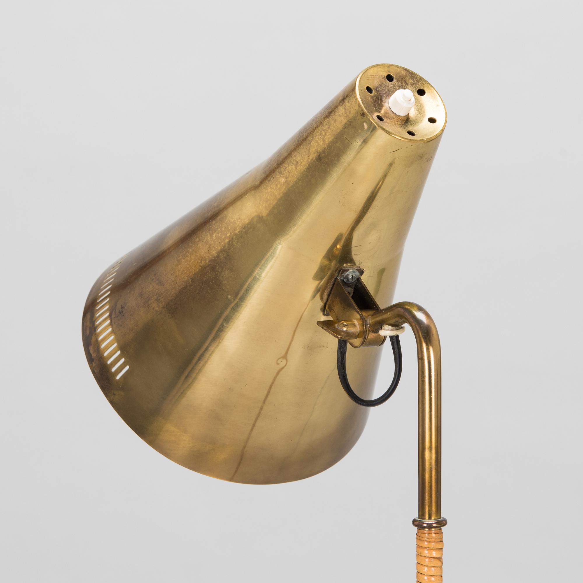 Paavo Tynell, golvlampa, modell 9628, Taito 1900-talets mitt.