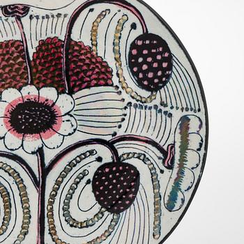 Birger Kaipiainen, A decorative porcelain dish, signed Kaipiainen Arabia.