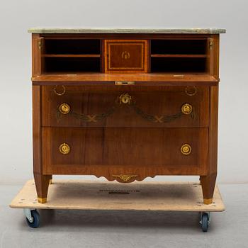 CHEST OF DRAWERS, gustavian style, first half of the 20th century.