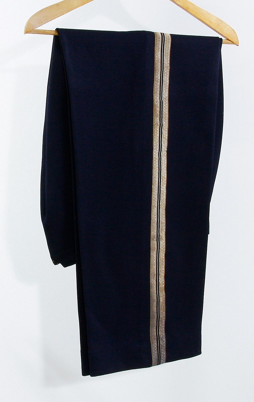 UNIFORM. Sverige. Strl. 46.