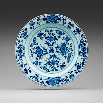 329. A blue and white dish, Qing dynasty, Kangxi (1662-1722).