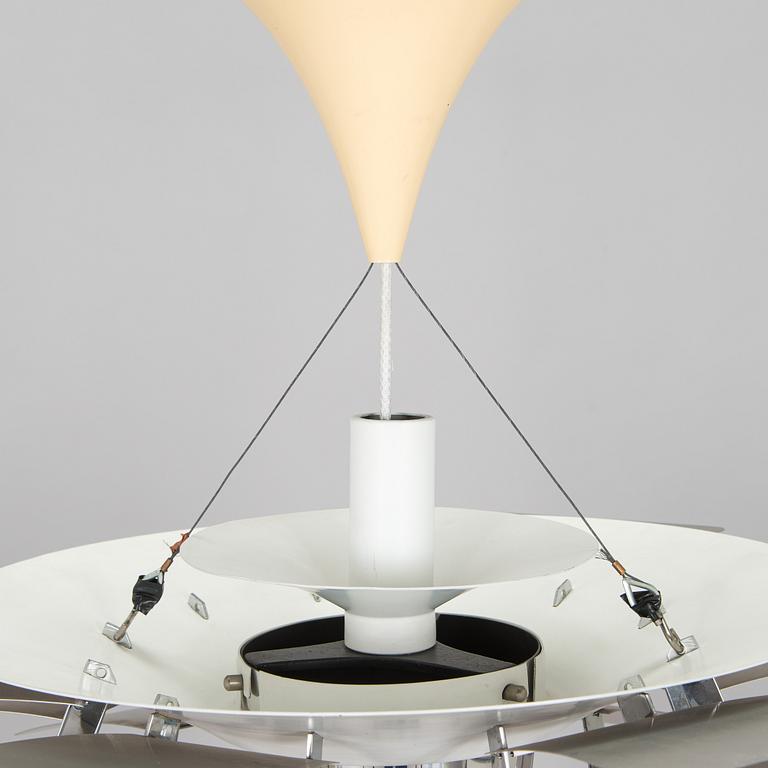 Poul Henningsen, kattovalaisin, "PH Artichoke / PH-Kotte", Louis Poulsen, Tanska, 1980-luku.